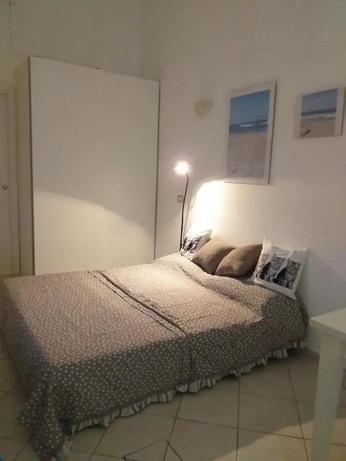 Sea Side Studio Viareggio 0*,  Italia